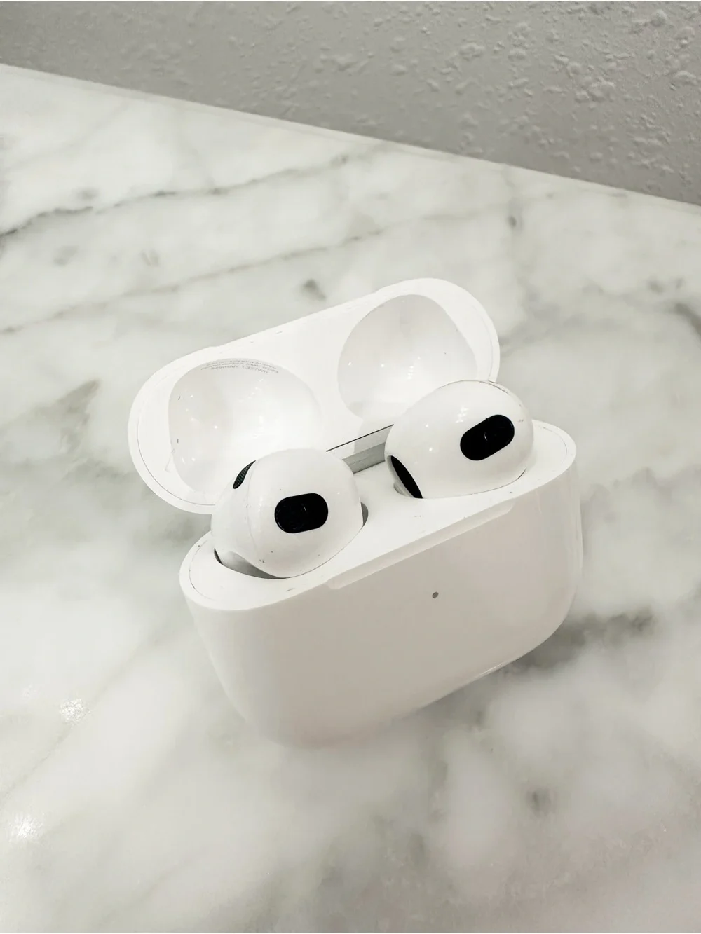 Apple AirPods 3rd Generation with Charging Case